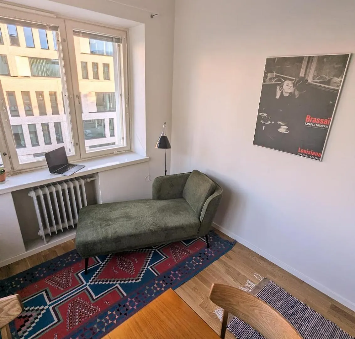 Artistic 2-Bedroom Full Of Light Helsinki